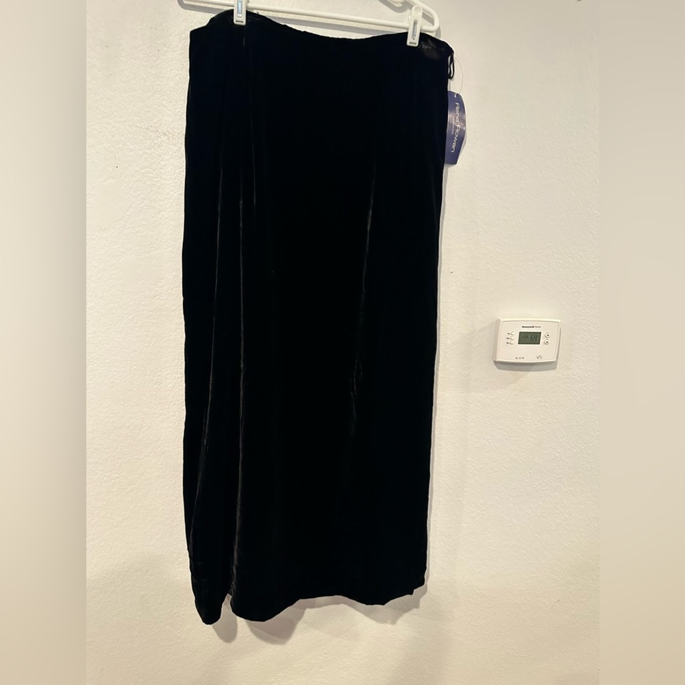 Rena Rowan Velvet Skirt